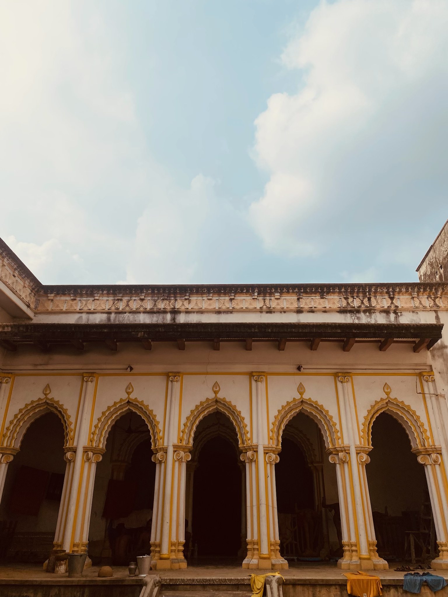 The arched façade of the Chaudhuri mansion at Amadpur